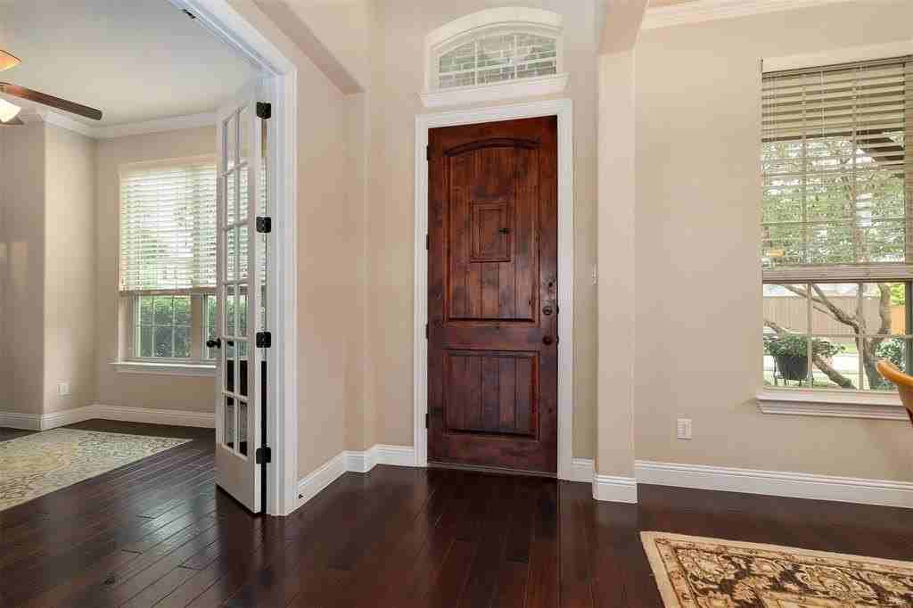 12813 Sherbrooke Dr - Photo 2 of 40