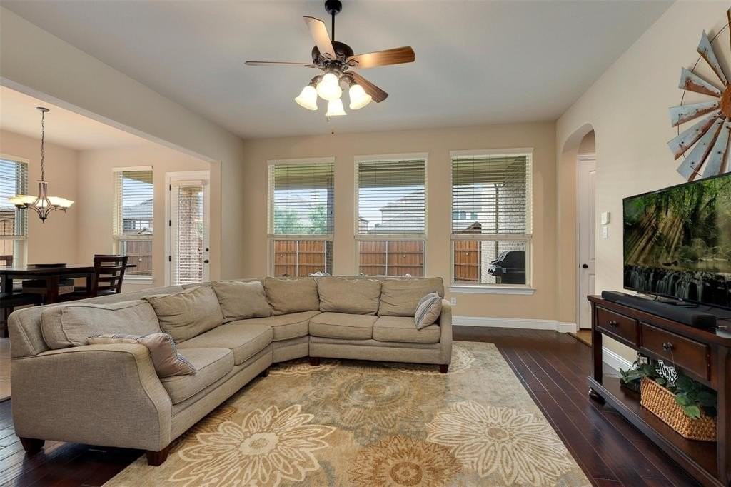 12813 Sherbrooke Dr - Photo 7 of 40