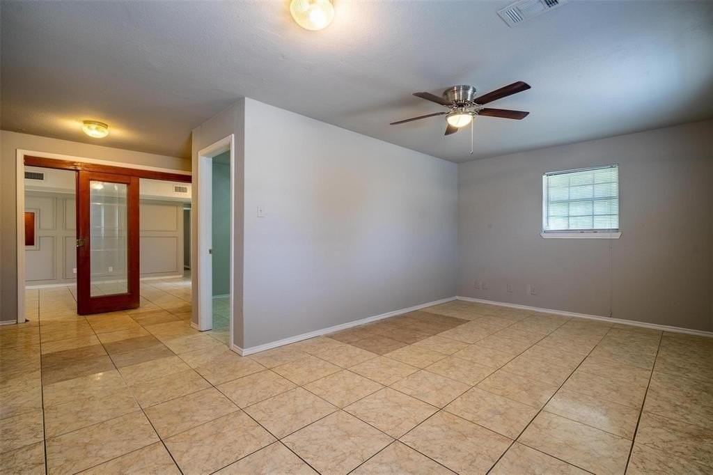 4212 Village Green Dr - Photo 7 of 28