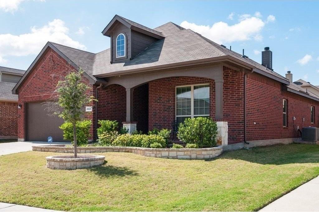 4624 Lazy Oaks St - Photo 2 of 34