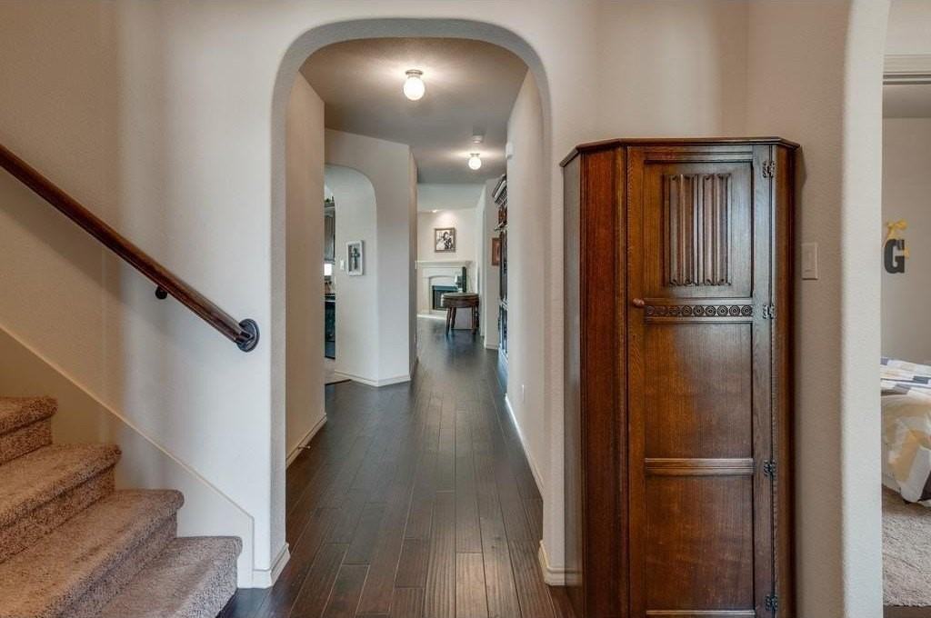 4624 Lazy Oaks St - Photo 4 of 34