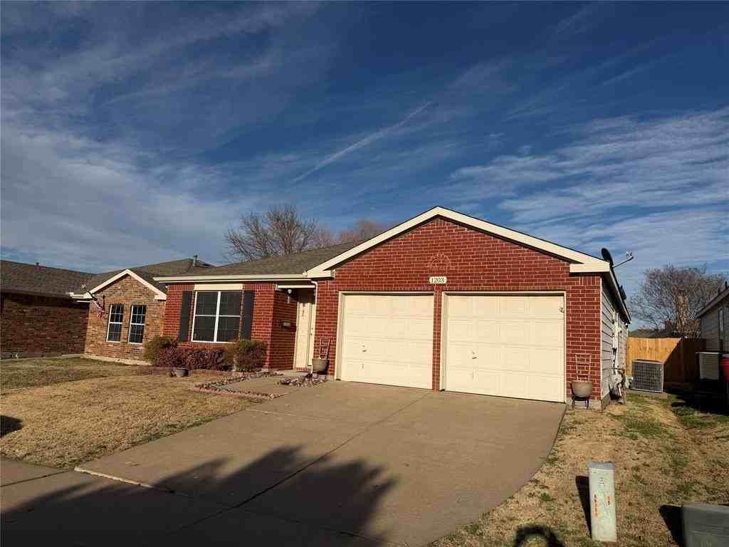 1203 Mallard Dr - Photo 2 of 16
