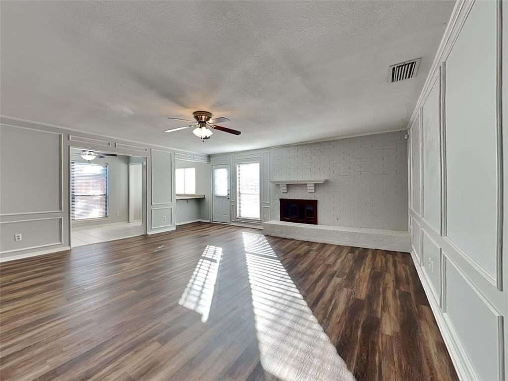 1920 Oakbluff Dr - Photo 2 of 22