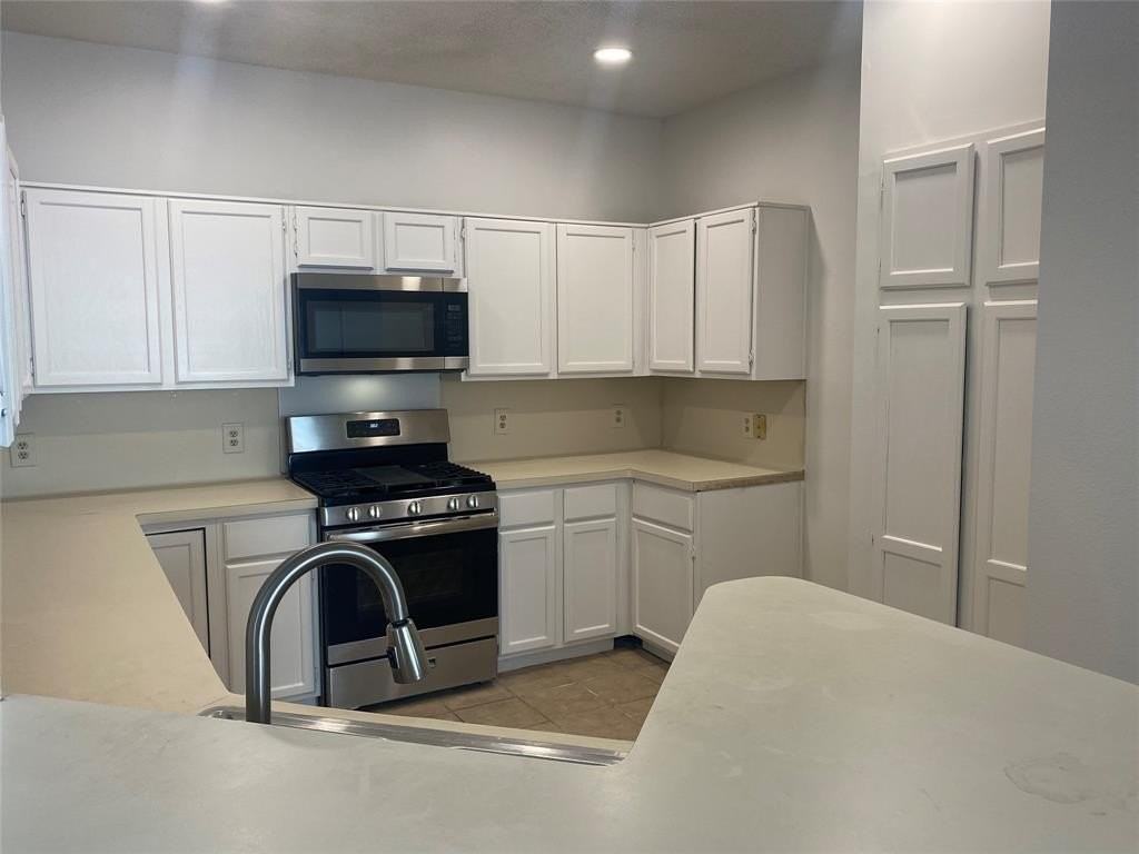 1409 Post Oak Dr - Photo 4 of 12