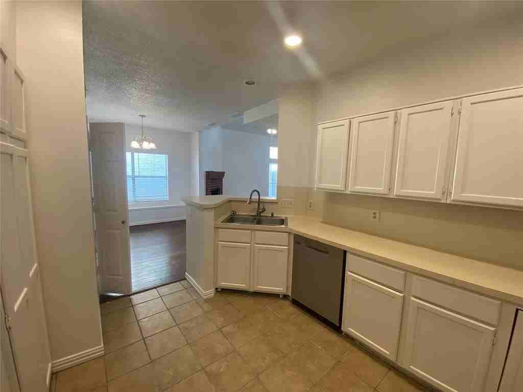 1409 Post Oak Dr - Photo 5 of 12