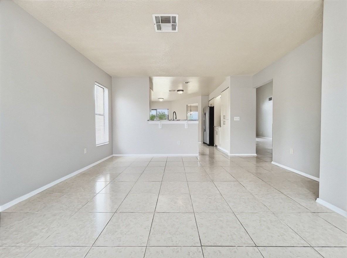 1017 Whalebone Bay Dr - Photo 6 of 33