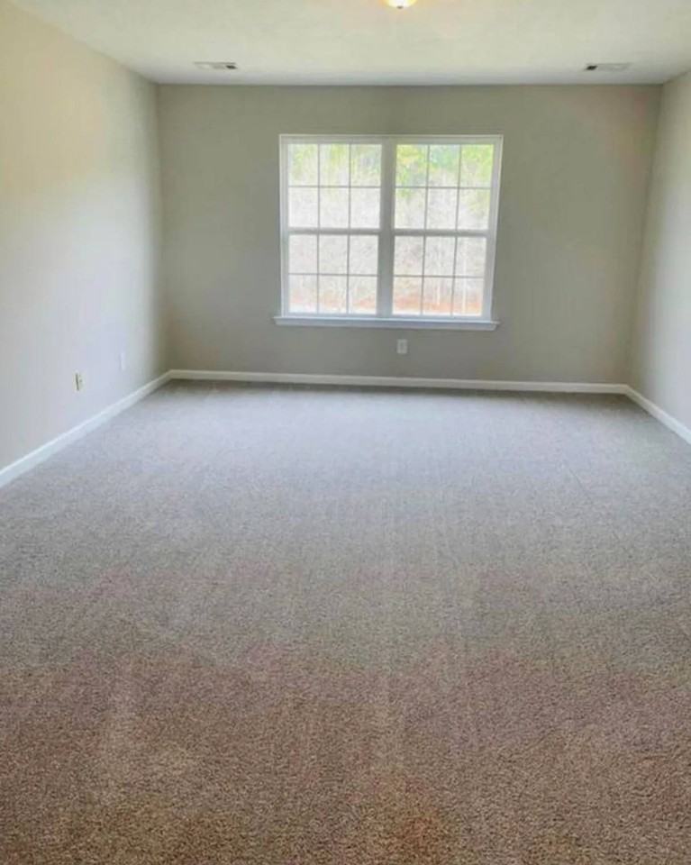 1424 Oxpens Rd - Photo 6 of 25