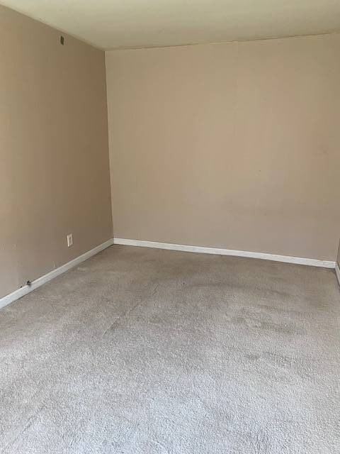 10 5th SE St #2 - Photo 7 of 8