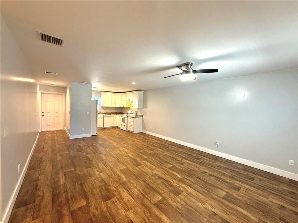 855 6th Ave - Photo 3 of 23
