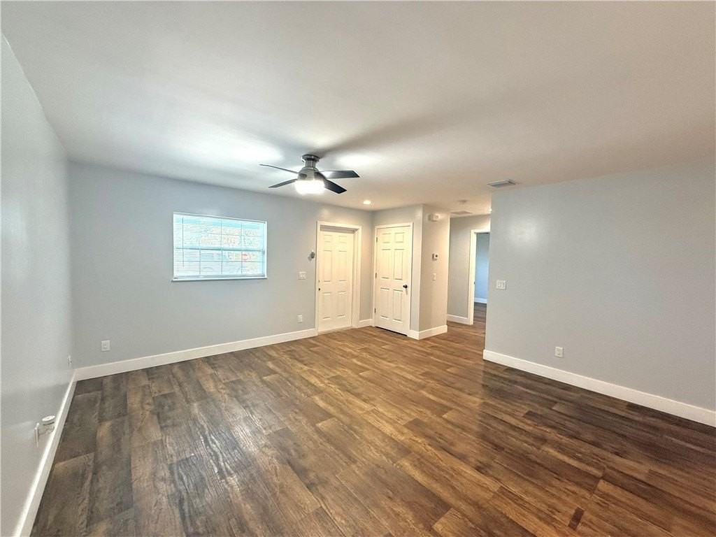 855 6th Ave - Photo 4 of 23