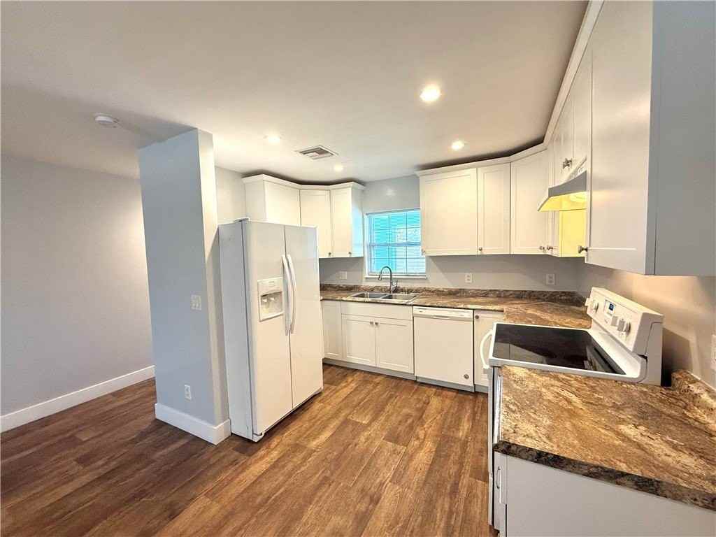 855 6th Ave - Photo 5 of 23