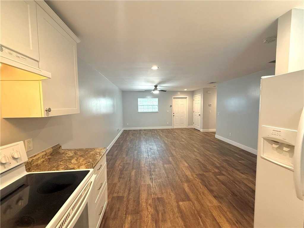 855 6th Ave - Photo 7 of 23