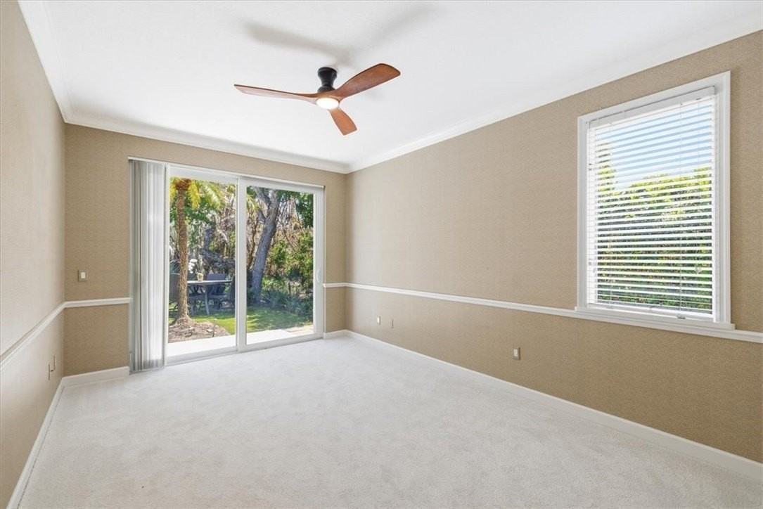 120 N White Jewel Ct - Photo 2 of 30