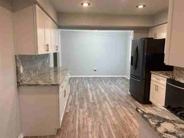 4799 Stoddard Dr - Photo 7 of 45