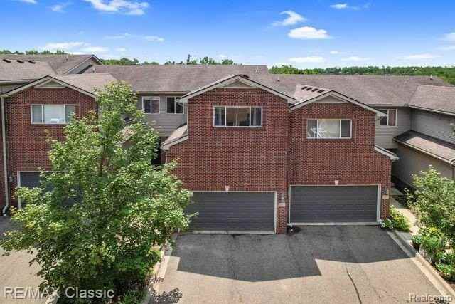 42447 Corlina Dr - Photo 2 of 32