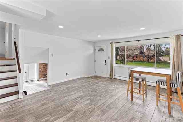 25690 Glamorgan - Photo 6 of 50