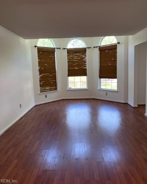 238 Sherbrooke Dr - Photo 3 of 18