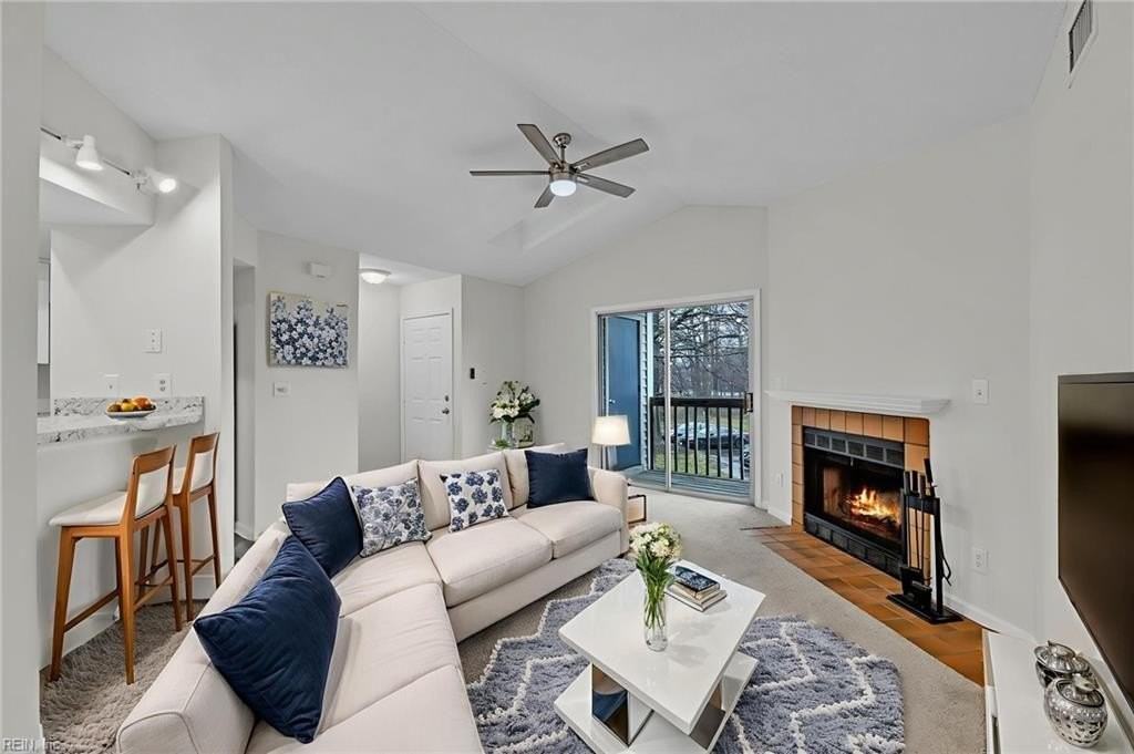 1601 Stone Moss Reach #C - Photo 6 of 27