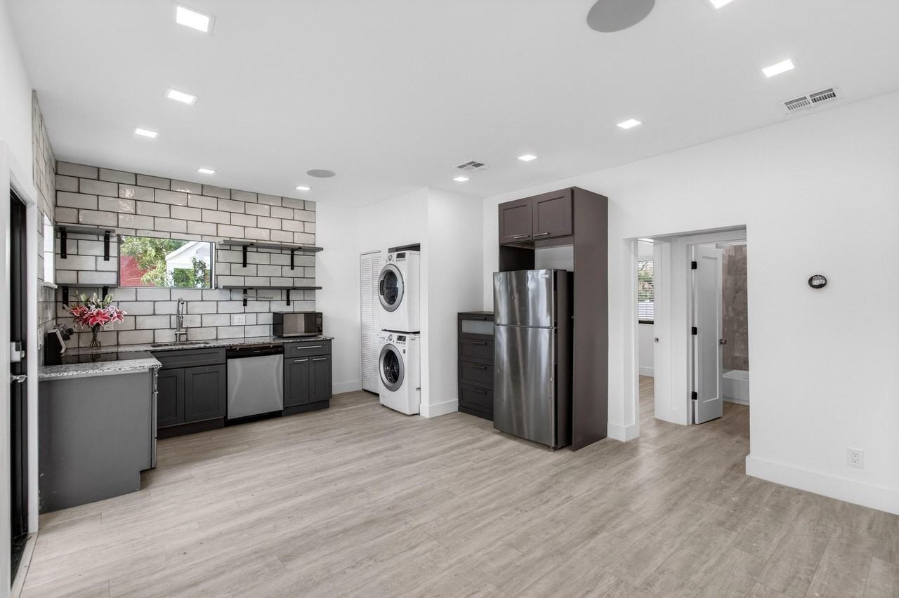 517 Nw 1st St - Photo 3 of 33