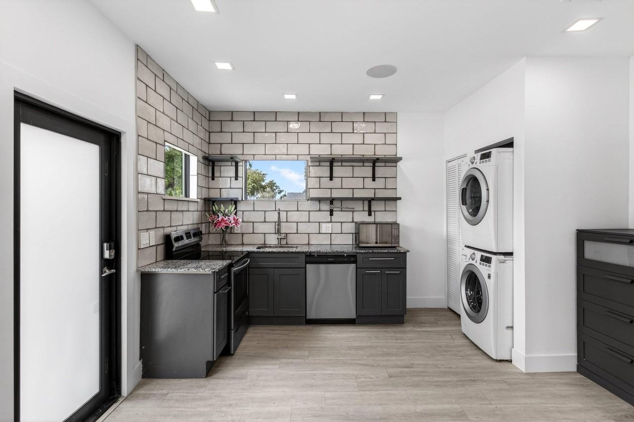 517 Nw 1st St - Photo 4 of 33