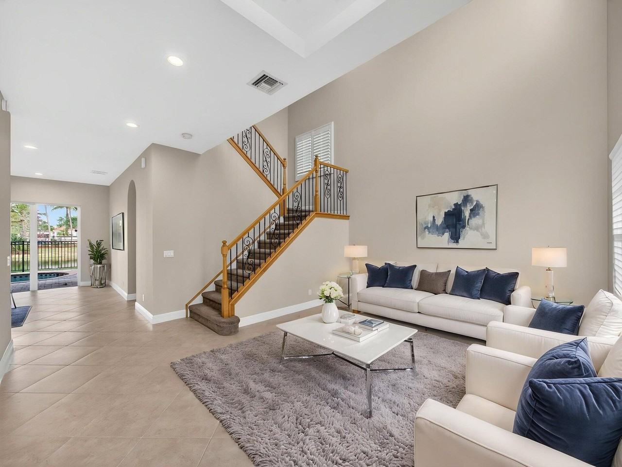 12054 Aviles Cir - Photo 4 of 50