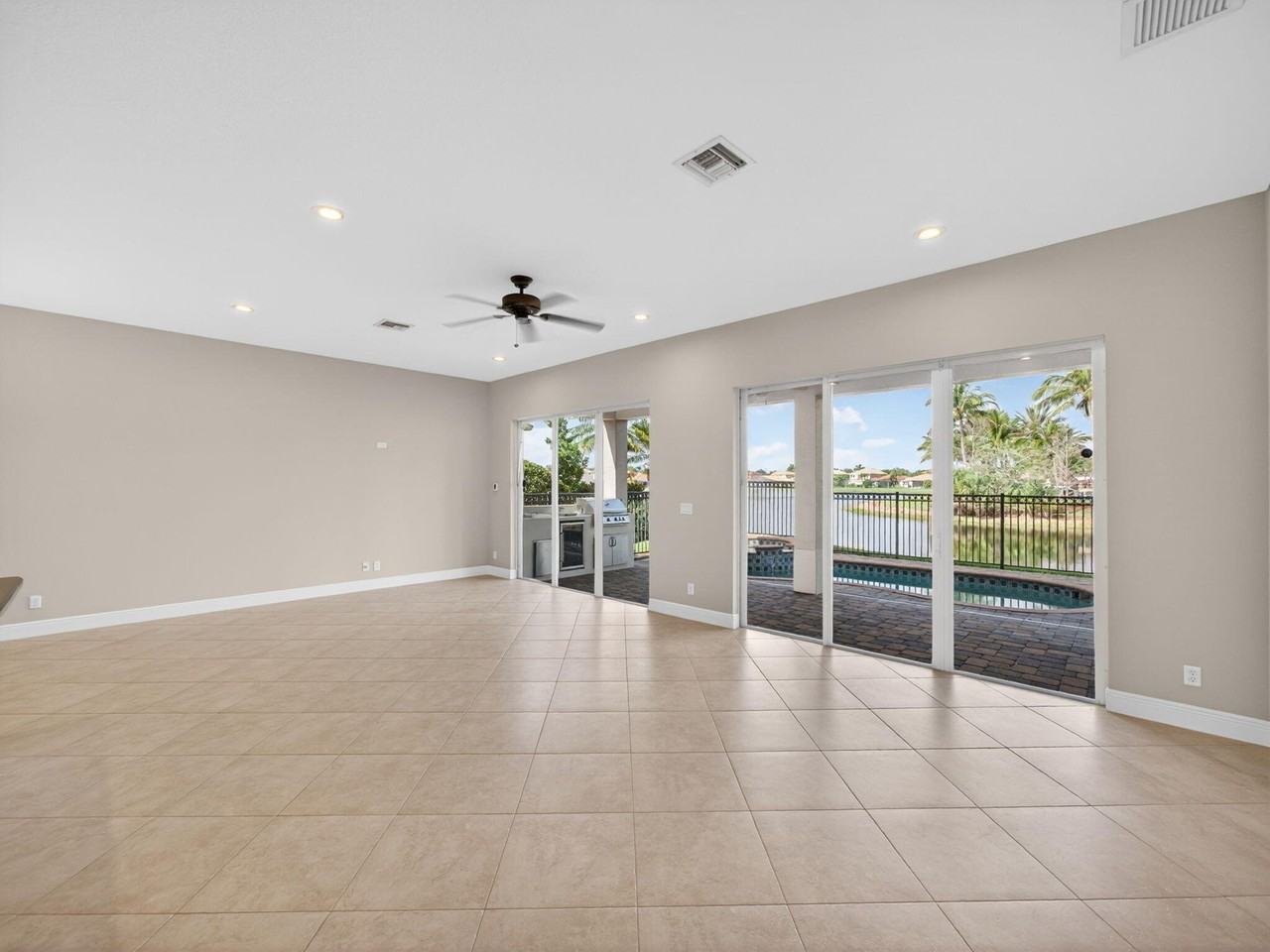 12054 Aviles Cir - Photo 7 of 50