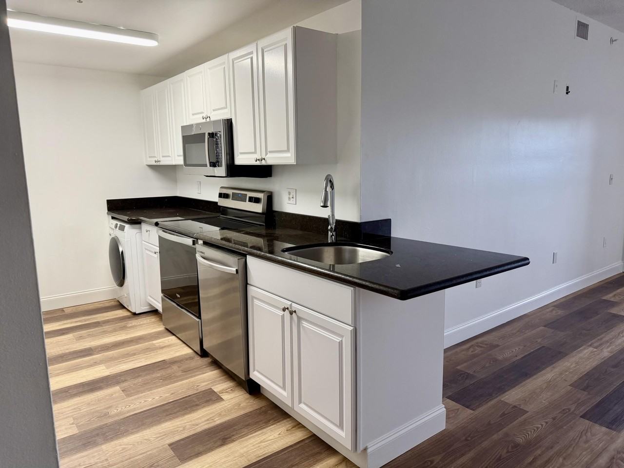 2080 Greenview Shores Blvd #421 - Photo 4 of 13