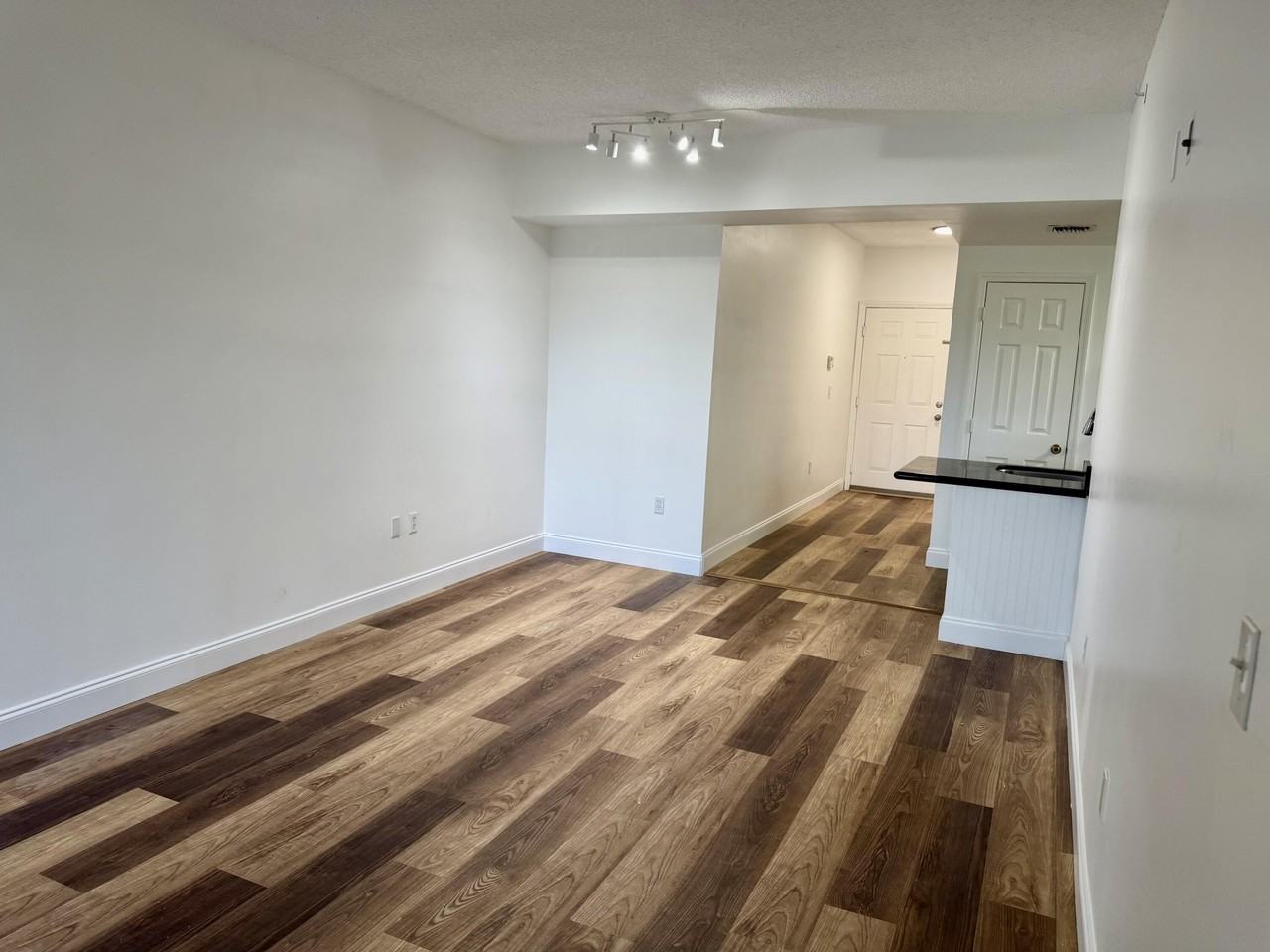 2080 Greenview Shores Blvd #421 - Photo 6 of 13