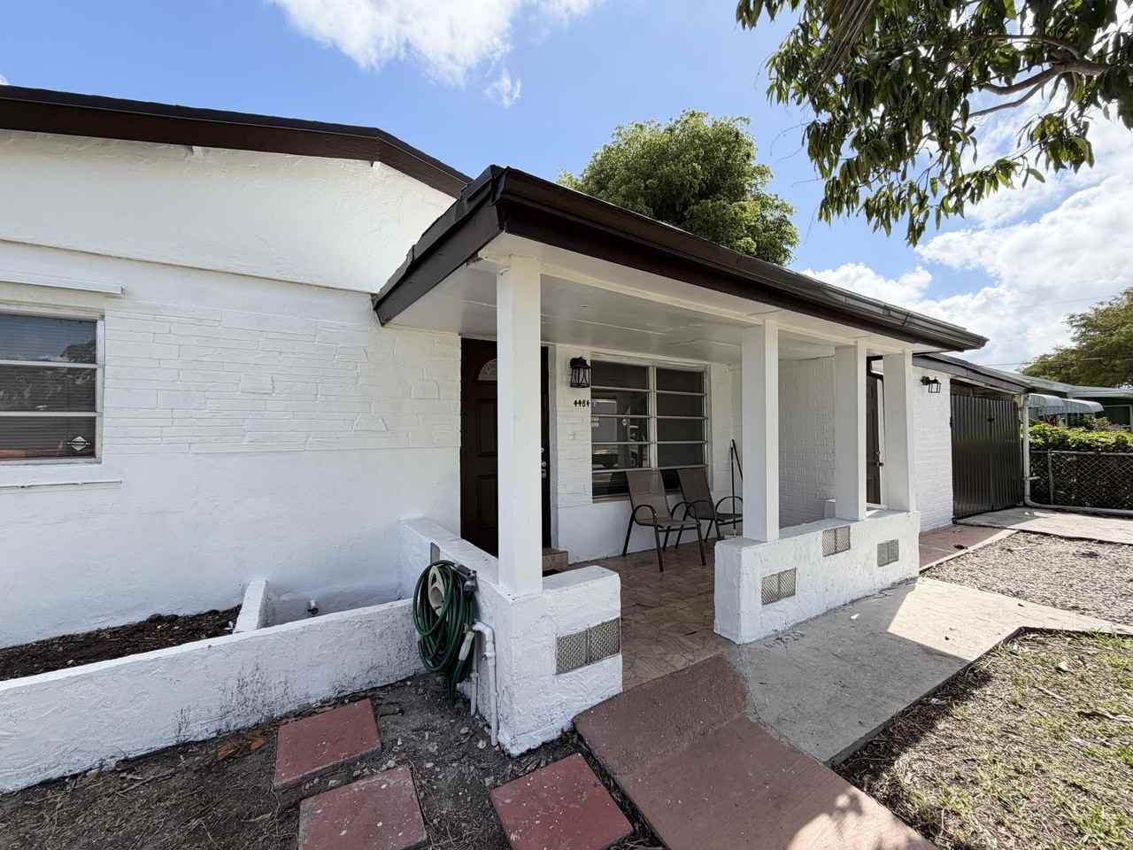 4484 Sw 49th Ct - Photo 2 of 17