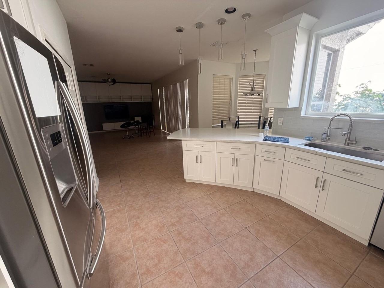 1226 Avondale Ln - Photo 3 of 11