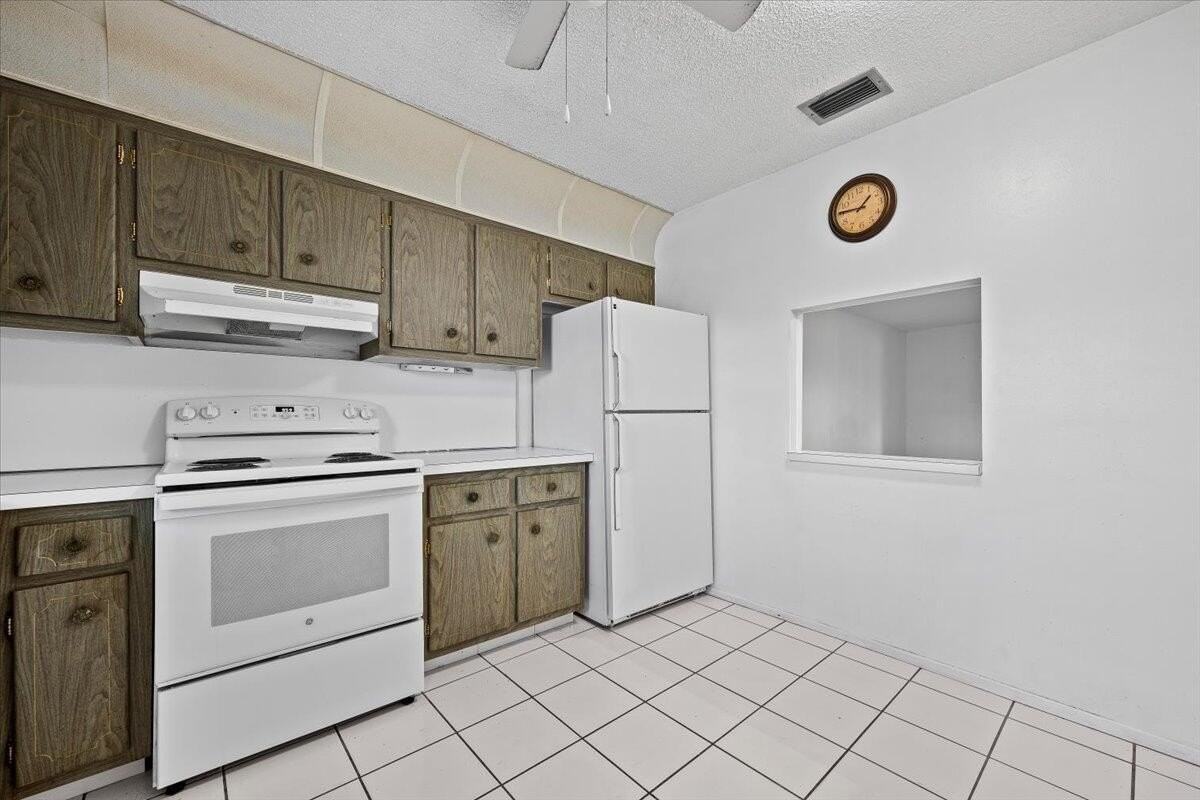 102 Amherst Ln - Photo 5 of 49