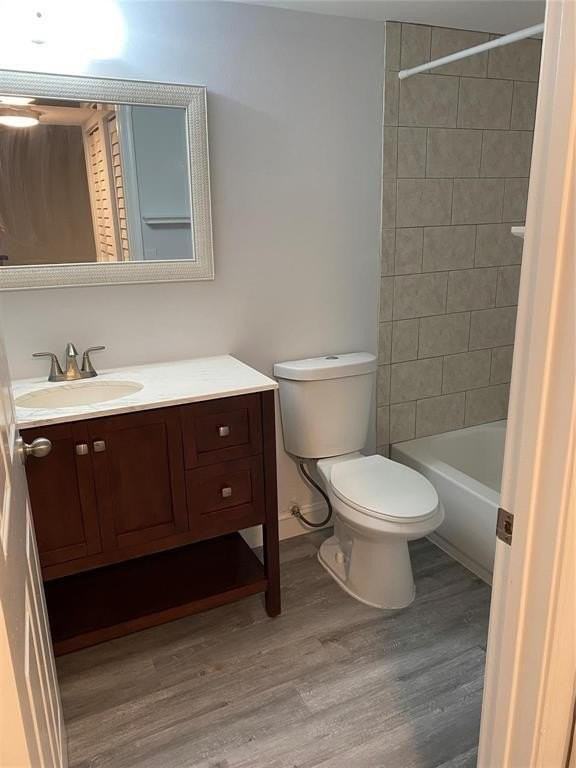 3350 Jaywood Ter #J122 - Photo 3 of 10