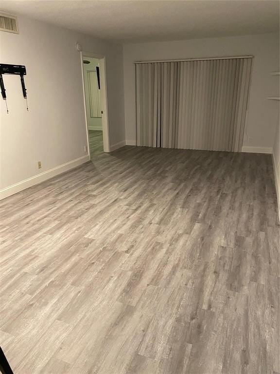 3350 Jaywood Ter #J122 - Photo 4 of 10