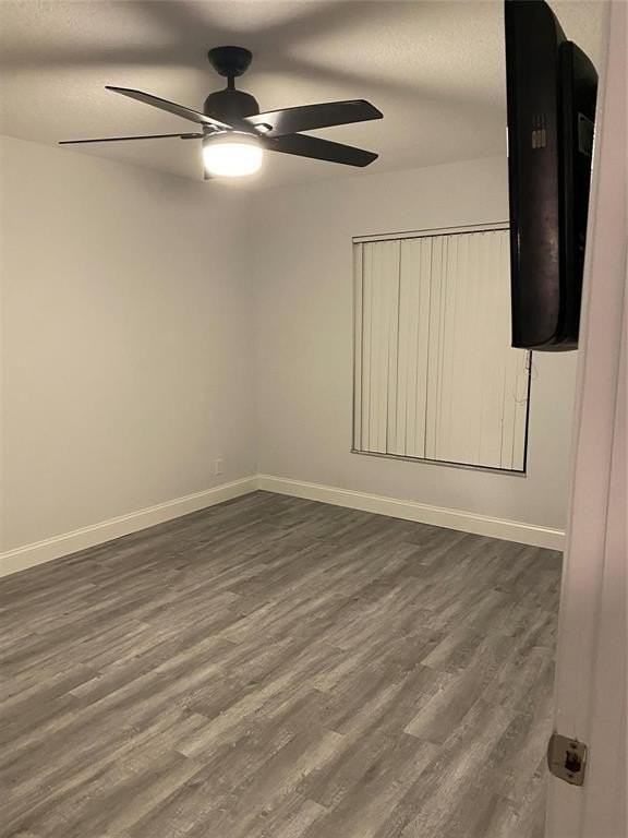 3350 Jaywood Ter #J122 - Photo 6 of 10