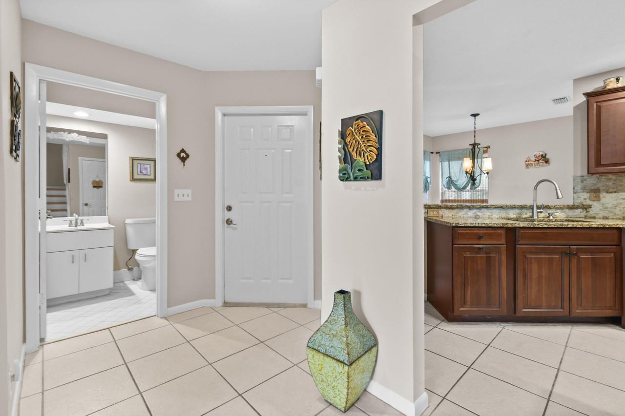 1003 Ocean Dunes Cir - Photo 4 of 45