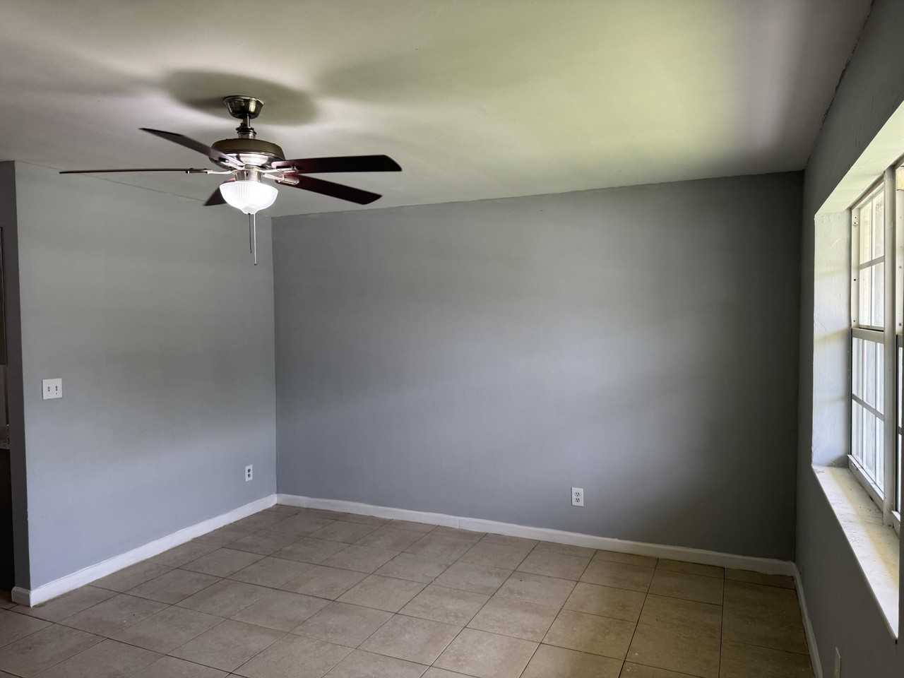 1740 Sw 70th Way - Photo 5 of 22