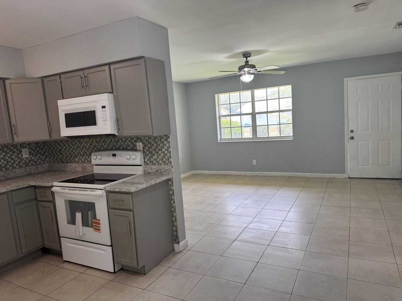 1740 Sw 70th Way - Photo 6 of 22