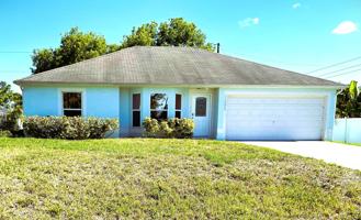 1682 Sw Glacador Ave - Photo 1 of 1