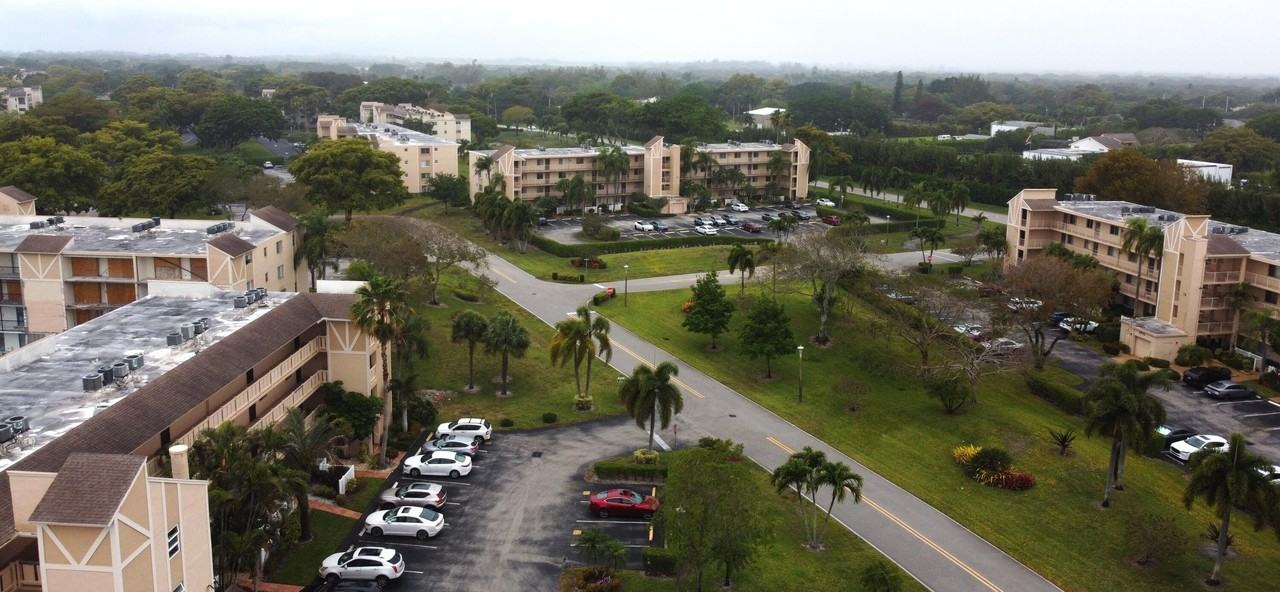 14307 Bedford Dr #302 - Photo 3 of 28