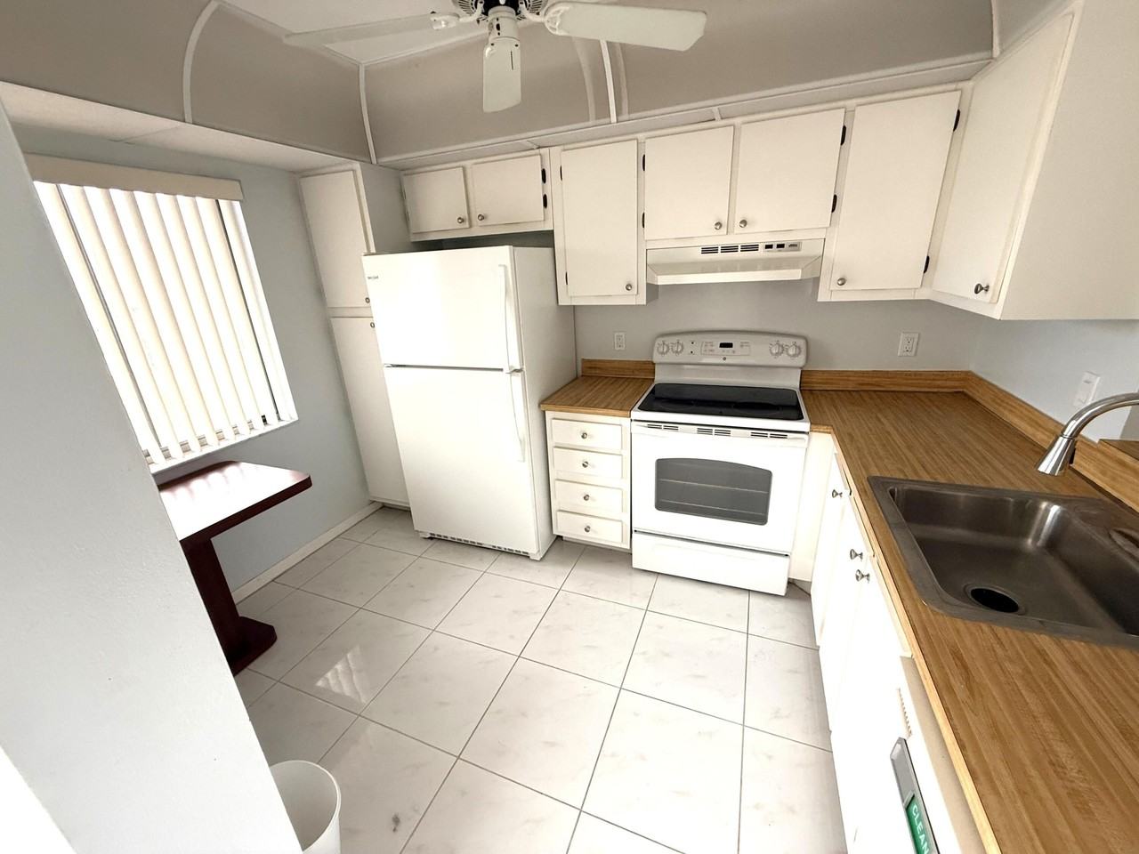 14307 Bedford Dr #302 - Photo 4 of 28