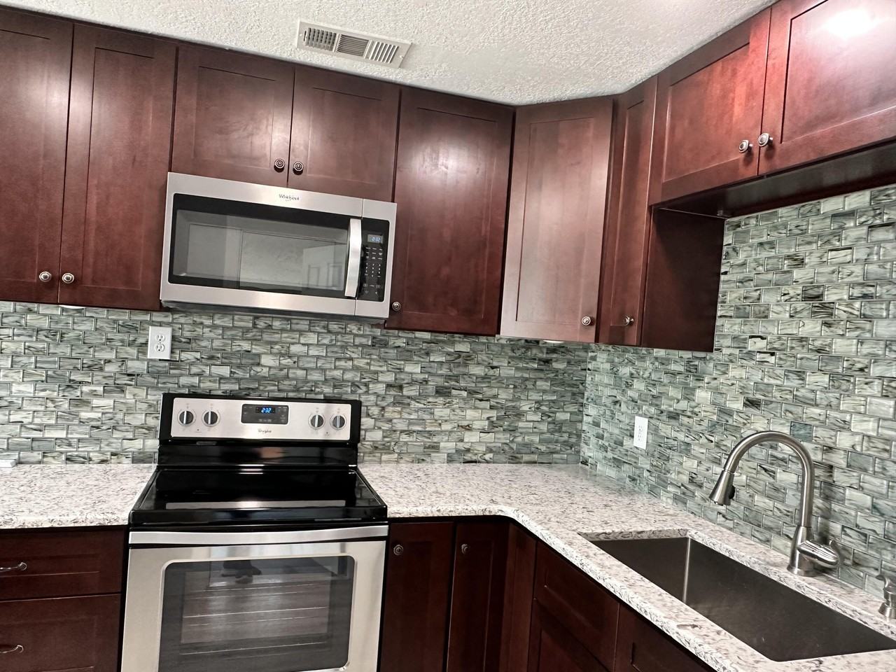 2814 Se Indian St - Photo 3 of 23