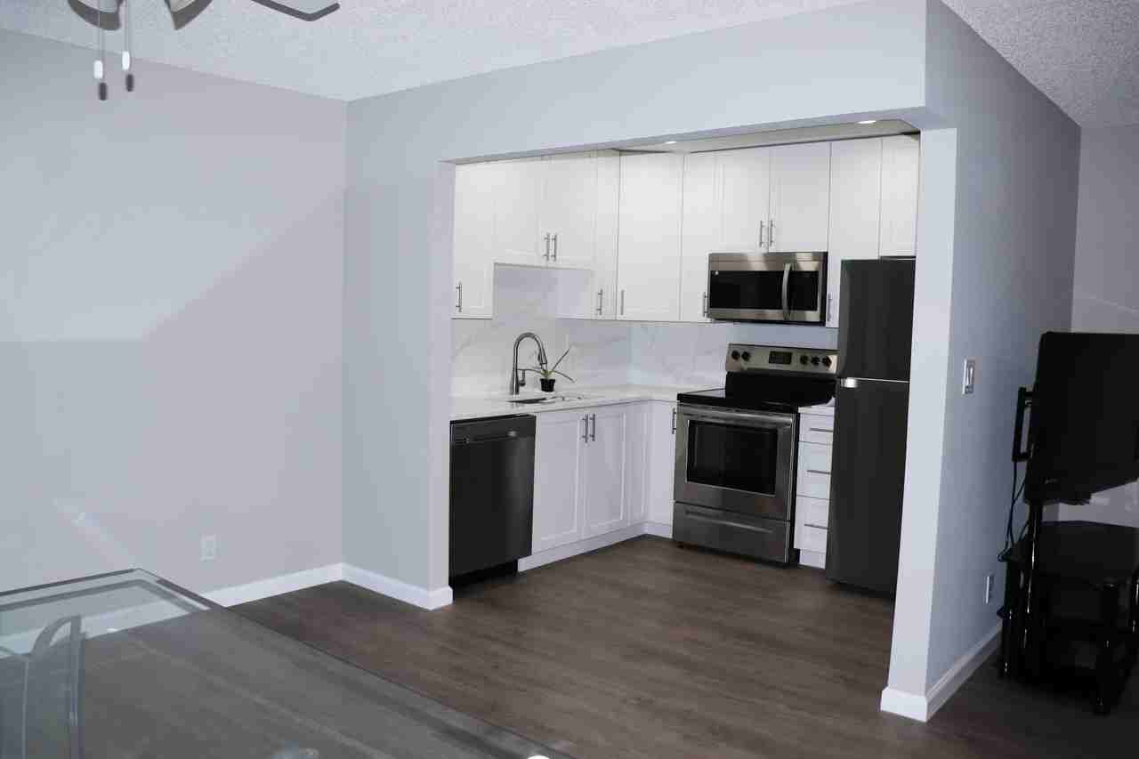 801 Flanders Q - Photo 2 of 11