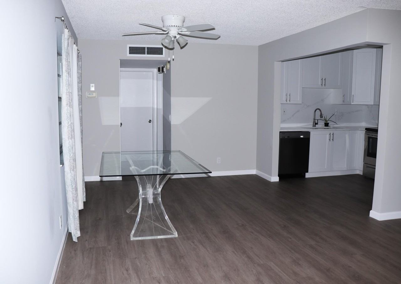 801 Flanders Q - Photo 4 of 11