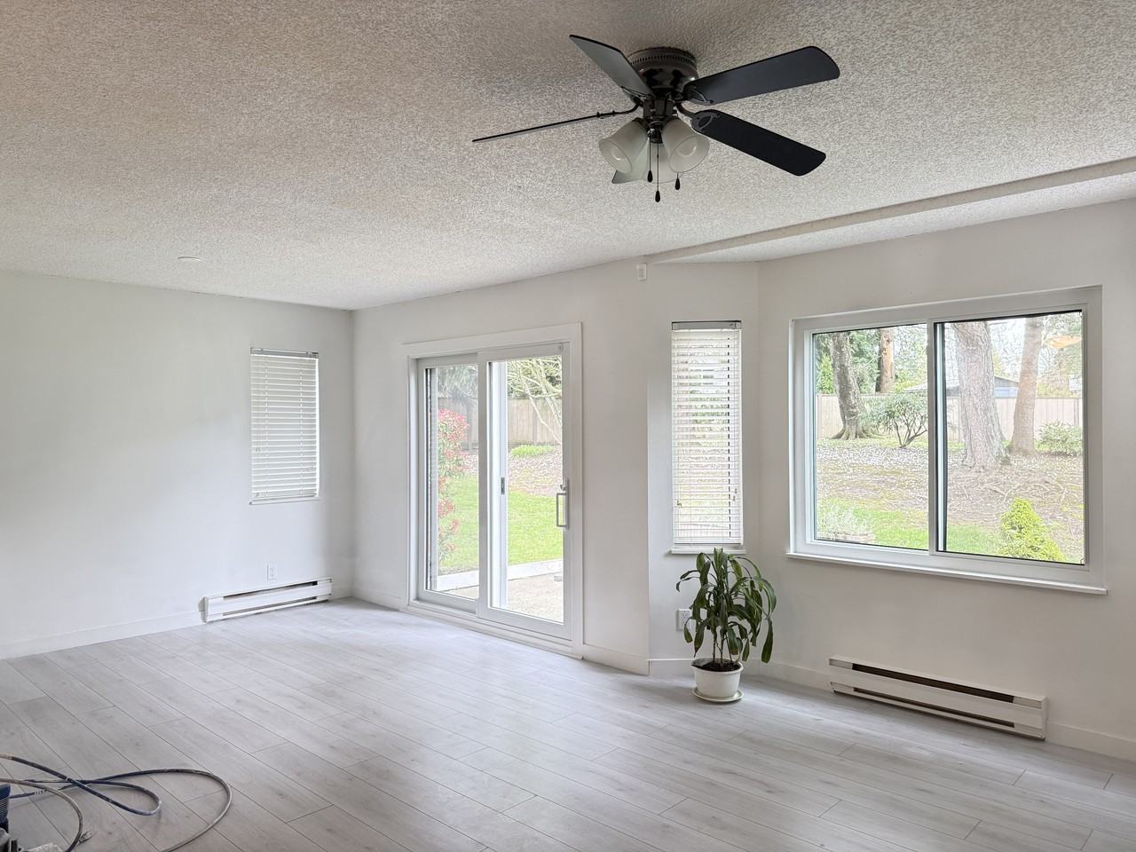 7261 140 St #1 - Photo 6 of 8