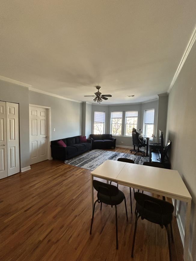 2253 W Rosemont Ave - Photo 4 of 10