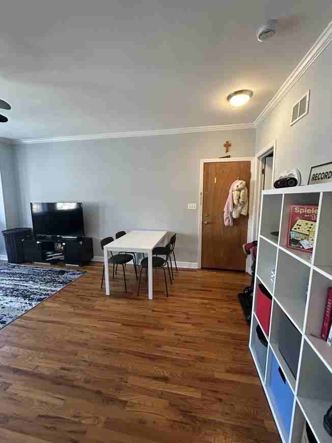 2253 W Rosemont Ave - Photo 5 of 10