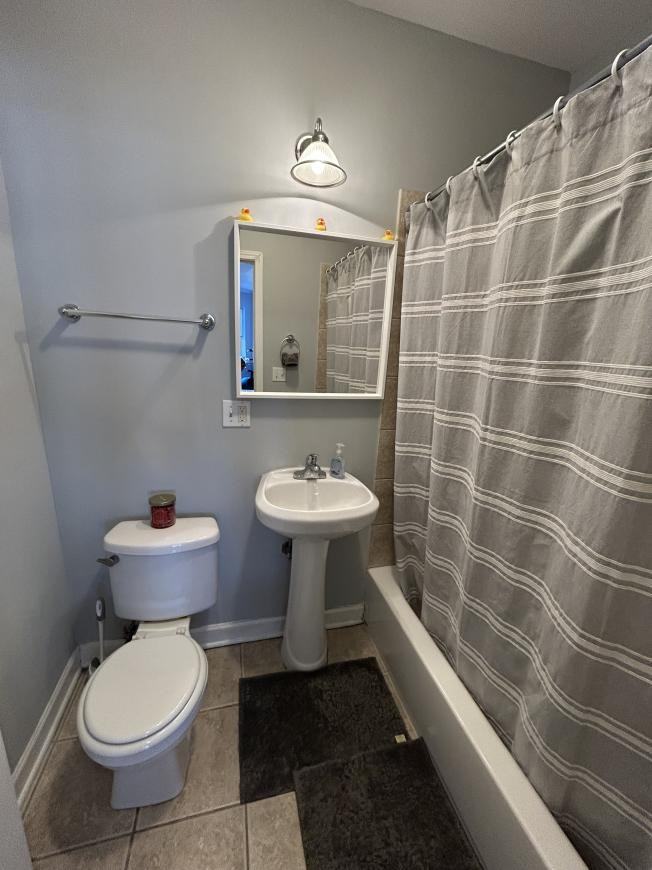 2253 W Rosemont Ave - Photo 6 of 10