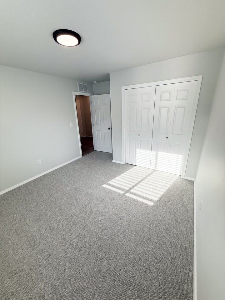 1367 Silver Valley St #1 - Photo 5 of 22