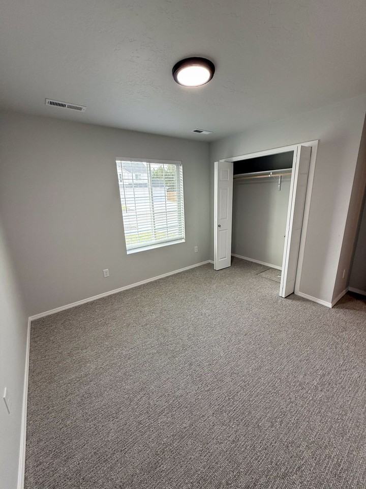 1367 Silver Valley St #1 - Photo 7 of 22