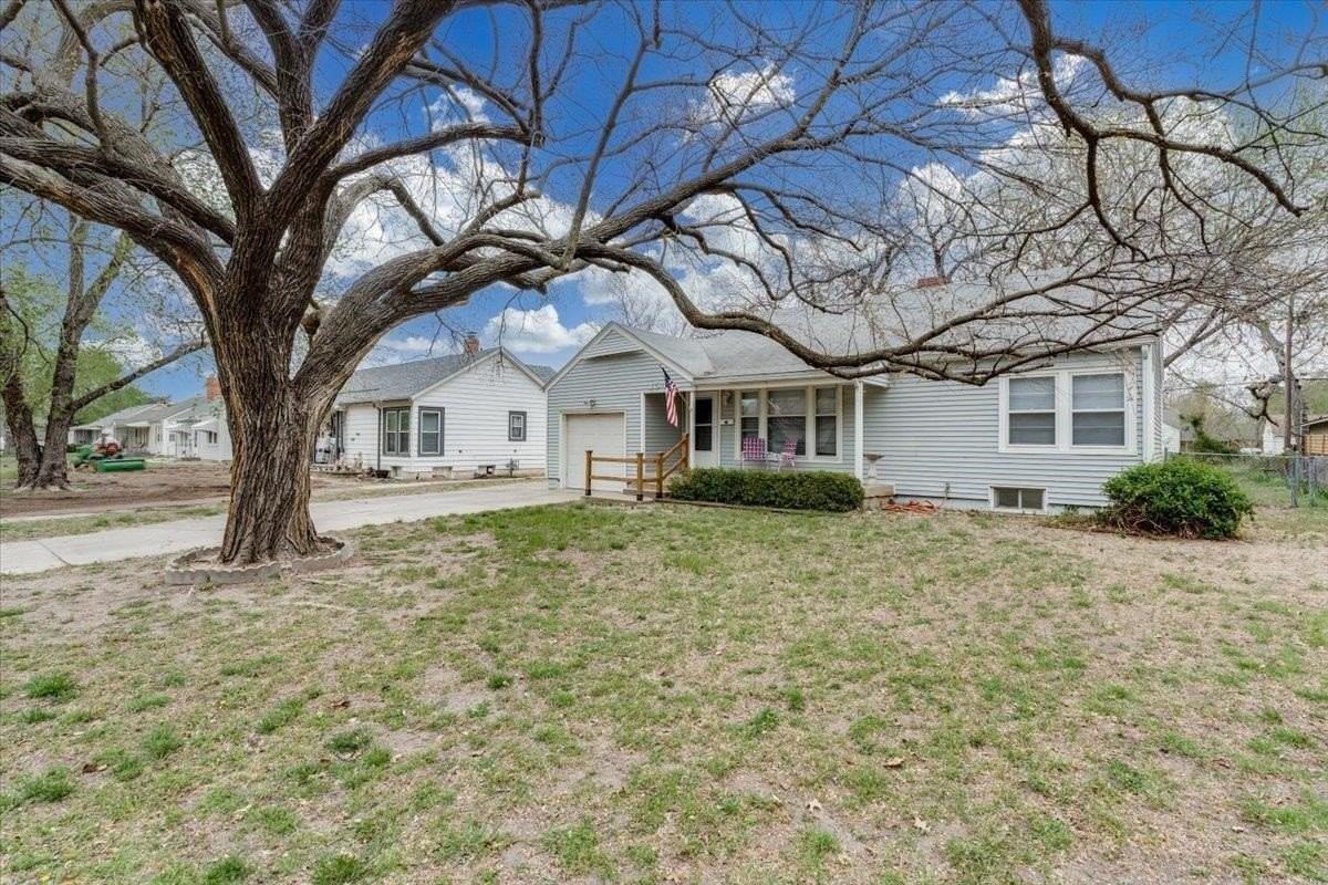 1544 N Sedgwick St - Photo 3 of 35